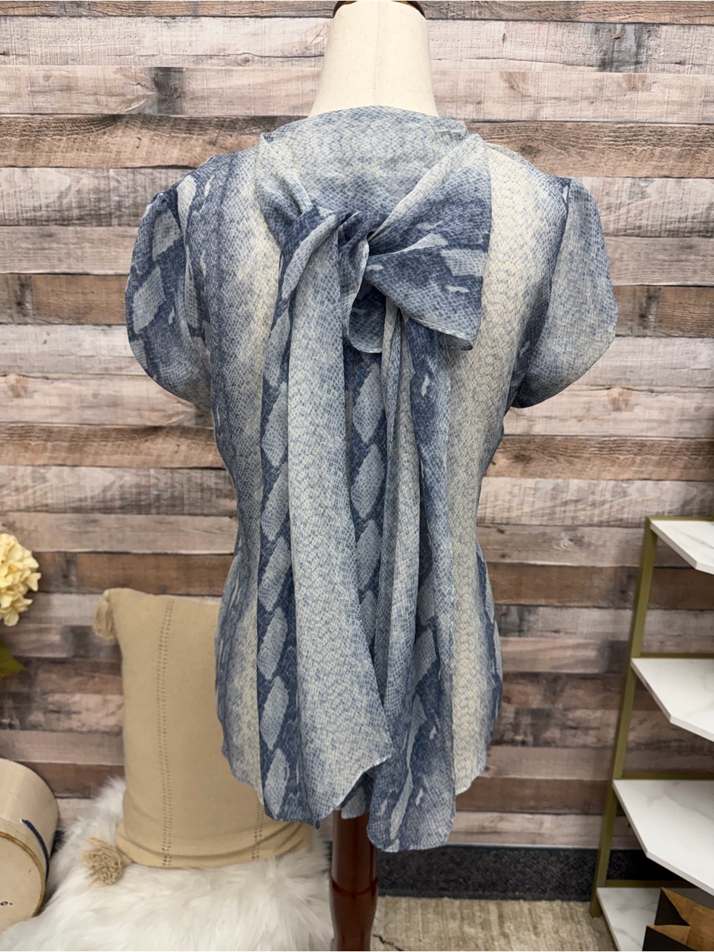 Bebe Blue Snake-Print Ruffle Top Blouse - Picture 3 of 7